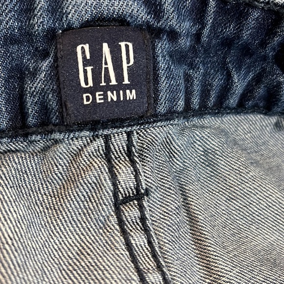 GAP Dark Wash Denim Shorts - Picture 3 of 5